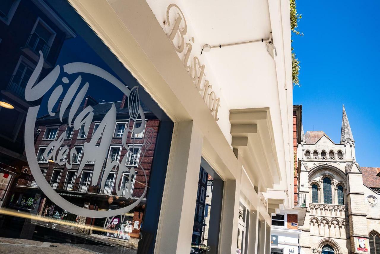 Brit Hotel Privilege Lisieux - La Villa Des Arts Exterior foto